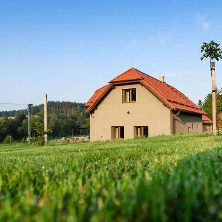 Villa Charming With Internet Varvazov